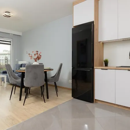 Modern Praga With Parking Near The Zoo By Renters