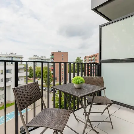 Apartment Modern Praga With Parking Near The Zoo By Renters