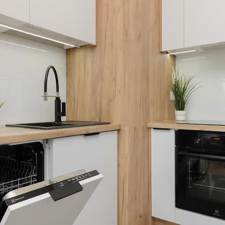 Apartment Modern Praga With Parking Near The Zoo By Renters *